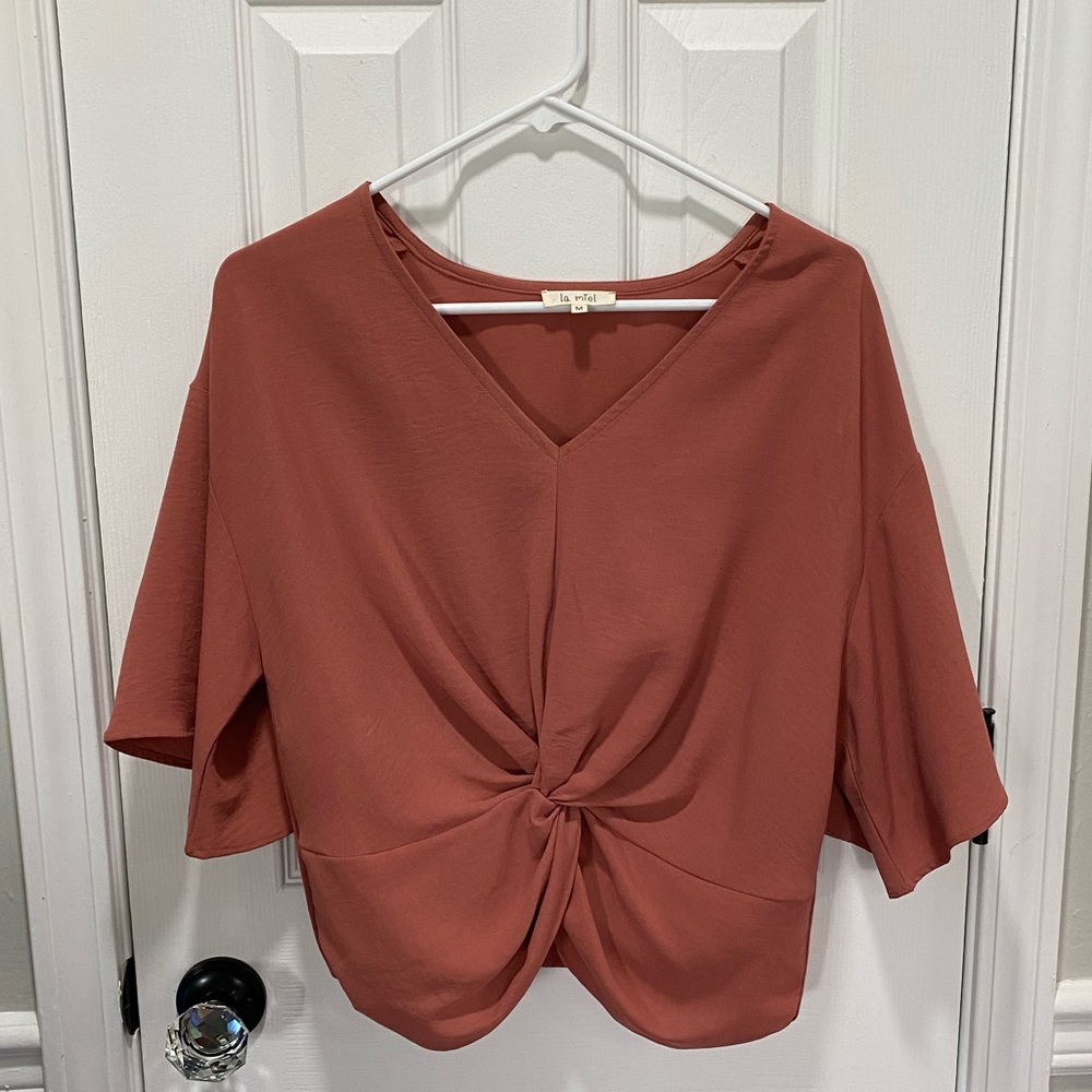 Women’s Medium La miel flowy crop top rust color